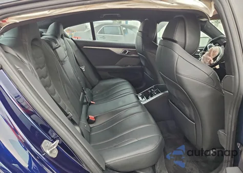 2022 BMW 840Xi z USA, uszkodzony, nr VIN WBAGV4C02NCJ42825